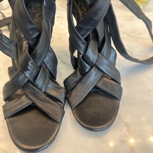 Tory Burch leather lace up sandals - black - size 8